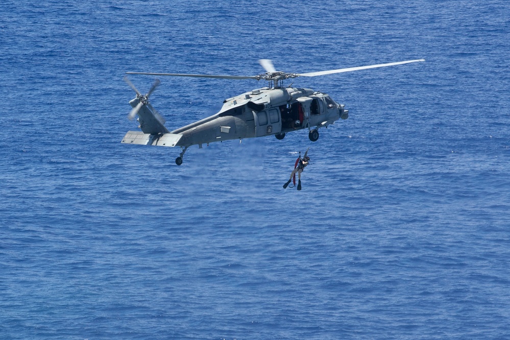 HSC-23 Flies SAR Training from USS Tripoli (LHA 7)