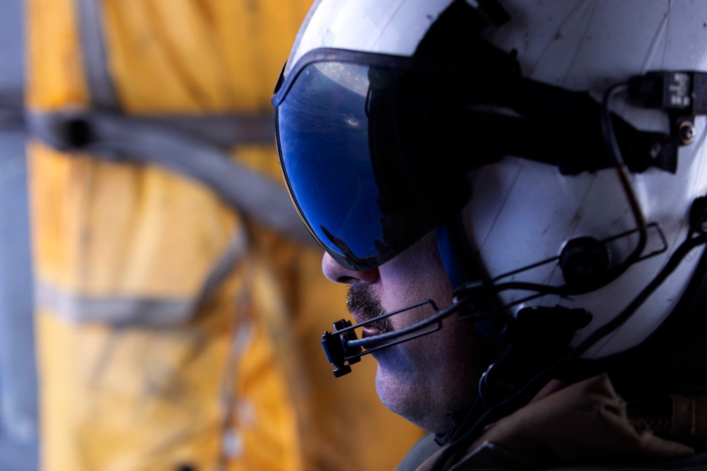 HSC-23 Flies SAR Training from USS Tripoli (LHA 7)