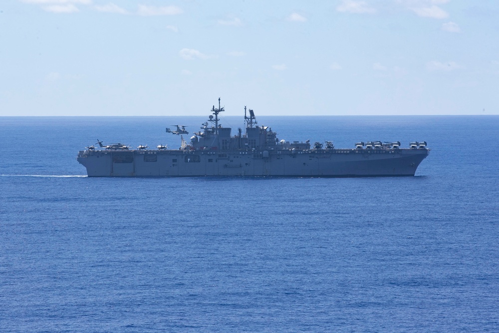 HSC-23 Flies SAR Training from USS Tripoli (LHA 7)