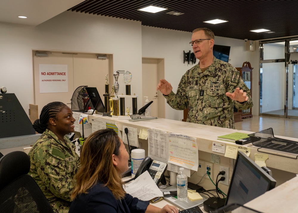 CNIC, CNFJ Visit NAF Atsugi