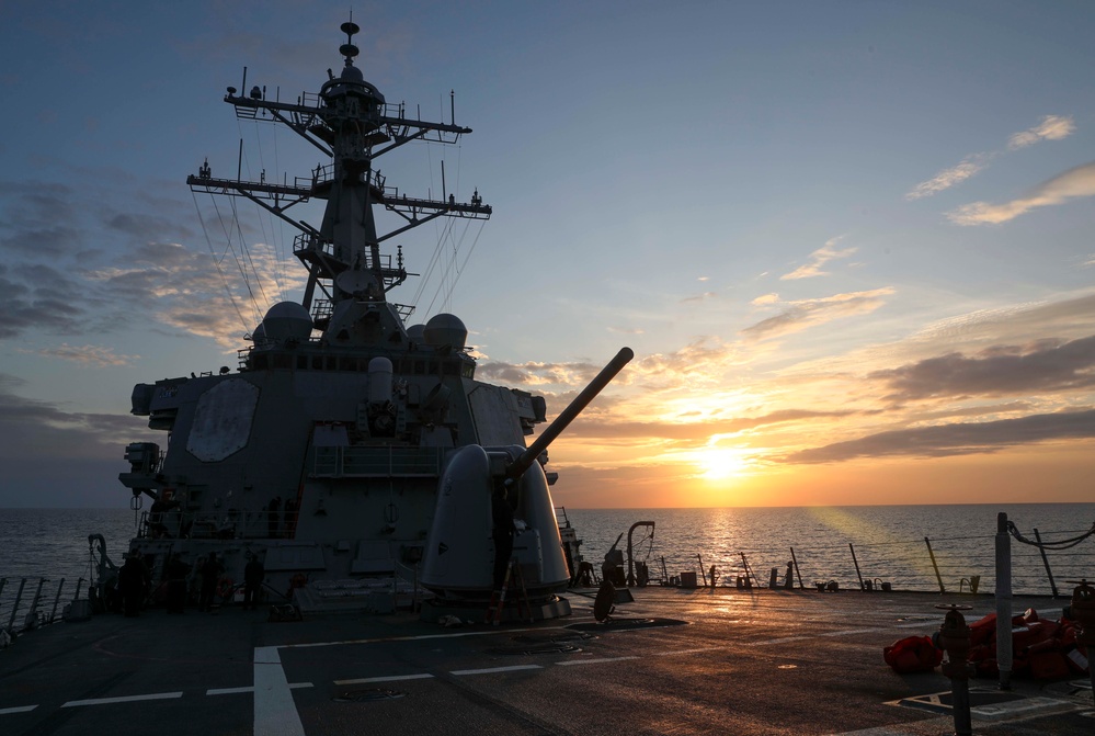 USS Barry (DDG 52) Underway in the East China Sea