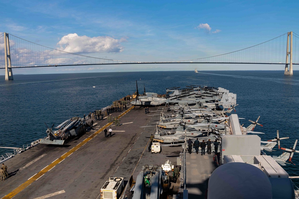 Kearsarge Conducts Operations in the Atlantic Ocean