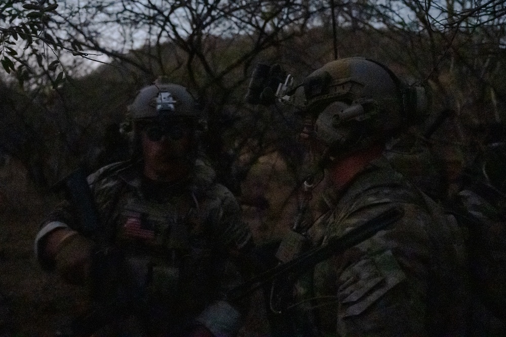 U.S. and Botswana forces train for night time missions