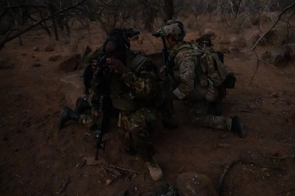 U.S. and Botswana forces train for night time missions