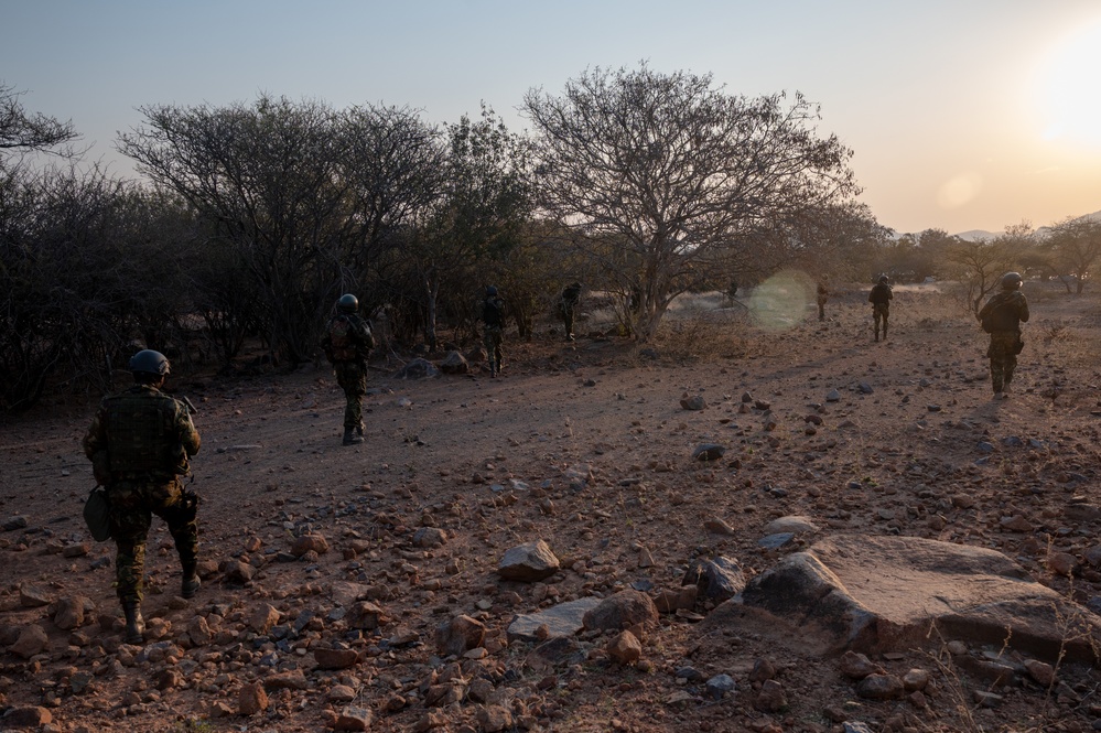 U.S. and Botswana forces train for night time missions