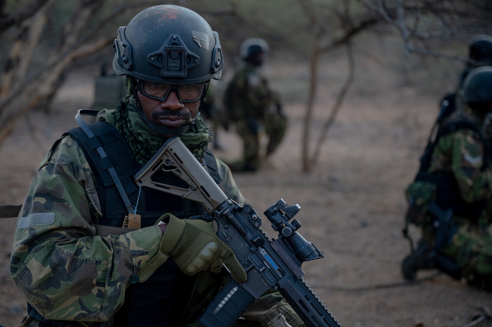 U.S. and Botswana forces train for night time missions