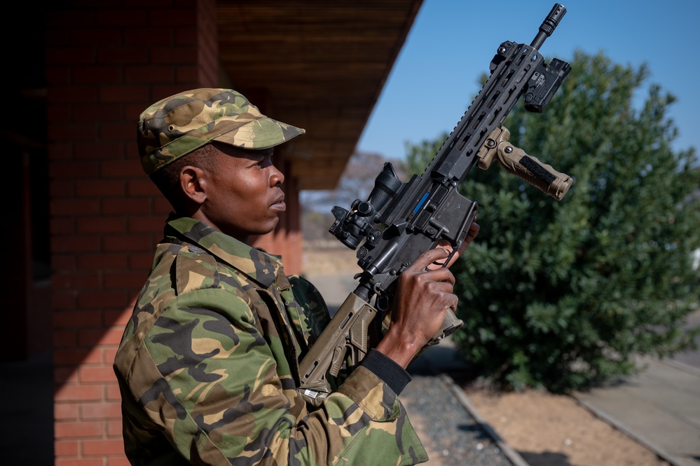 U.S. and Botswana forces train for night time missions