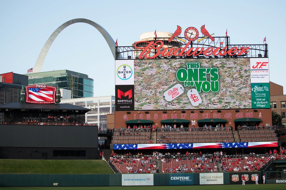 DVIDS - Images - Military Appreciation Night at Busch Stadium [Image 22 of  39]