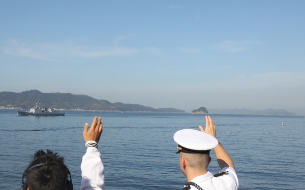 Benfold Sailors Wave to Chungmugong Yi Sun-sin