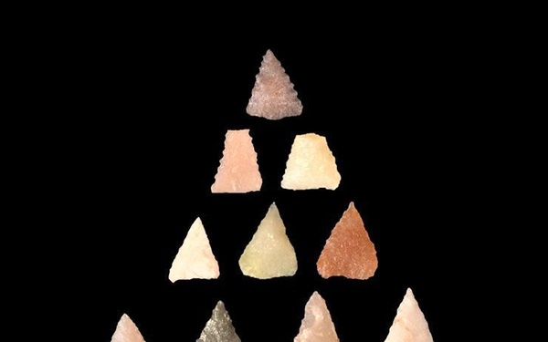 Fort McCoy ArtiFACT: Madison Triangular Points – serrated vs non-serrated