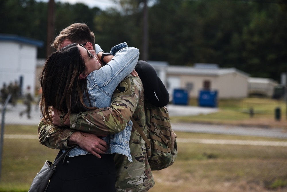 First group of Task Force Red Dragon Soldiers returns to Virginia