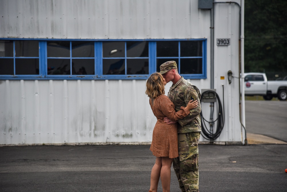 First group of Task Force Red Dragon Soldiers returns to Virginia