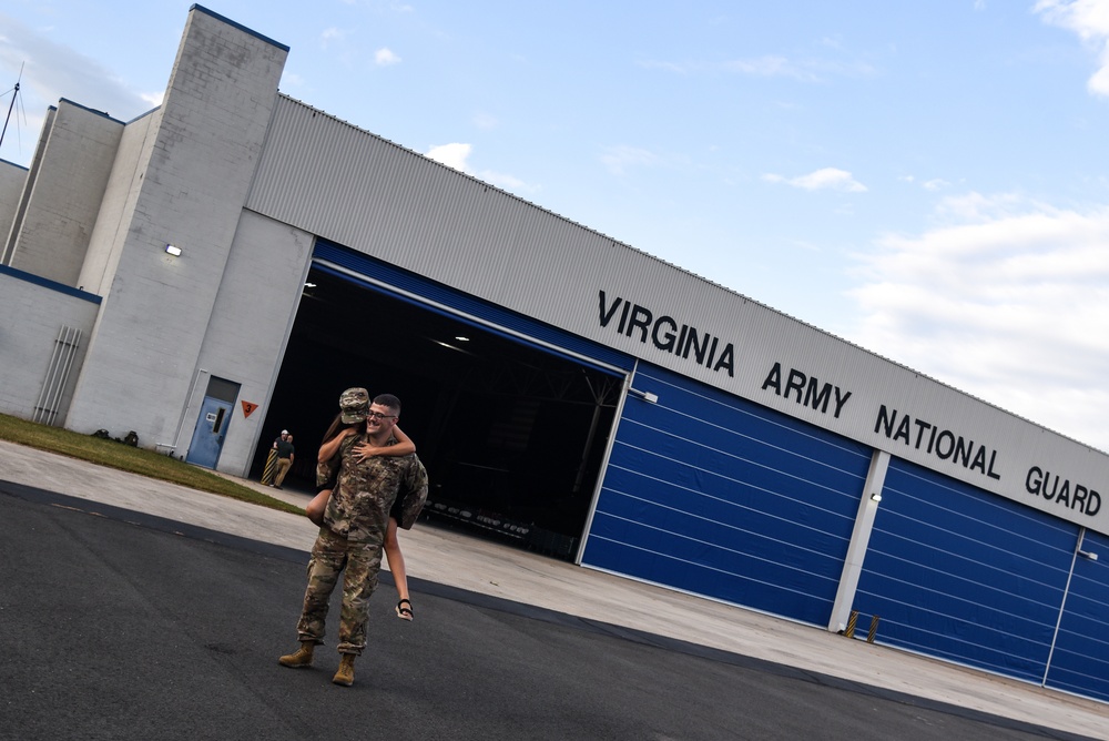 First group of Task Force Red Dragon Soldiers returns to Virginia