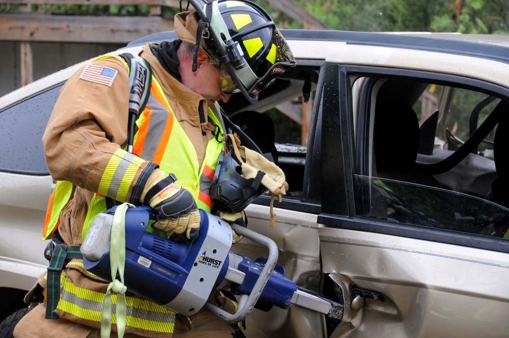 Fort Leavenworth Emergency Services practice multi-vehicle accident response