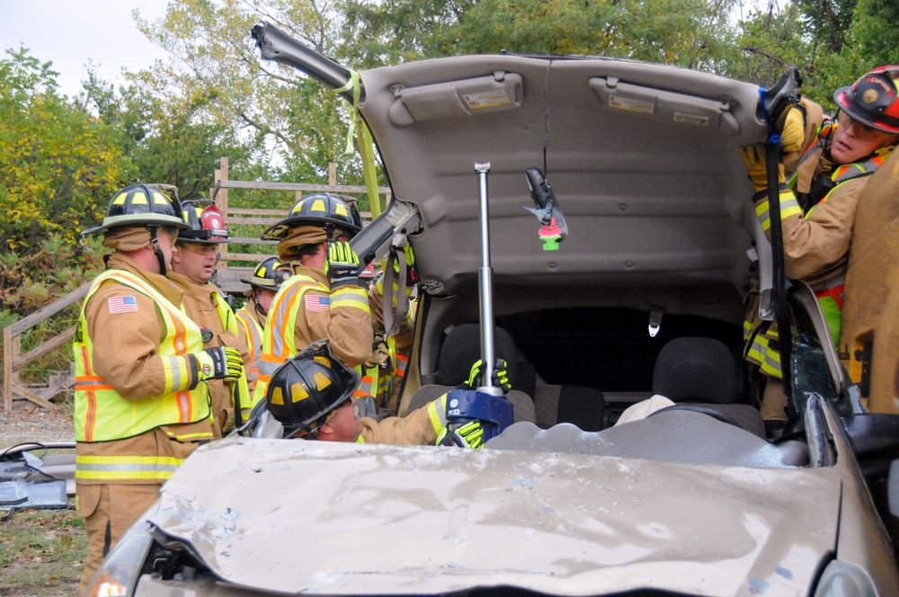 Fort Leavenworth Emergency Services practice multi-vehicle accident response