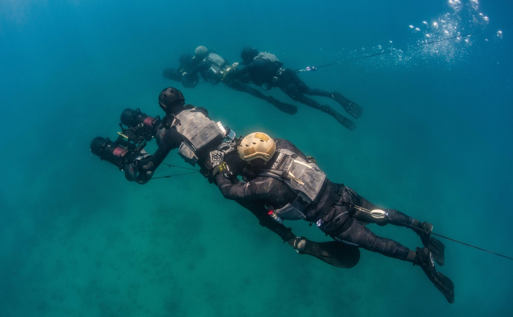 Naval Special Warfare Divers train at altitude