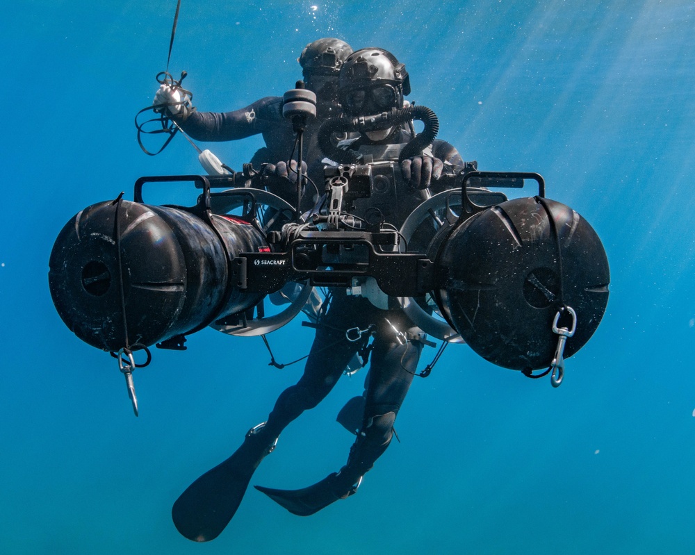 Naval Special Warfare Divers train at altitude