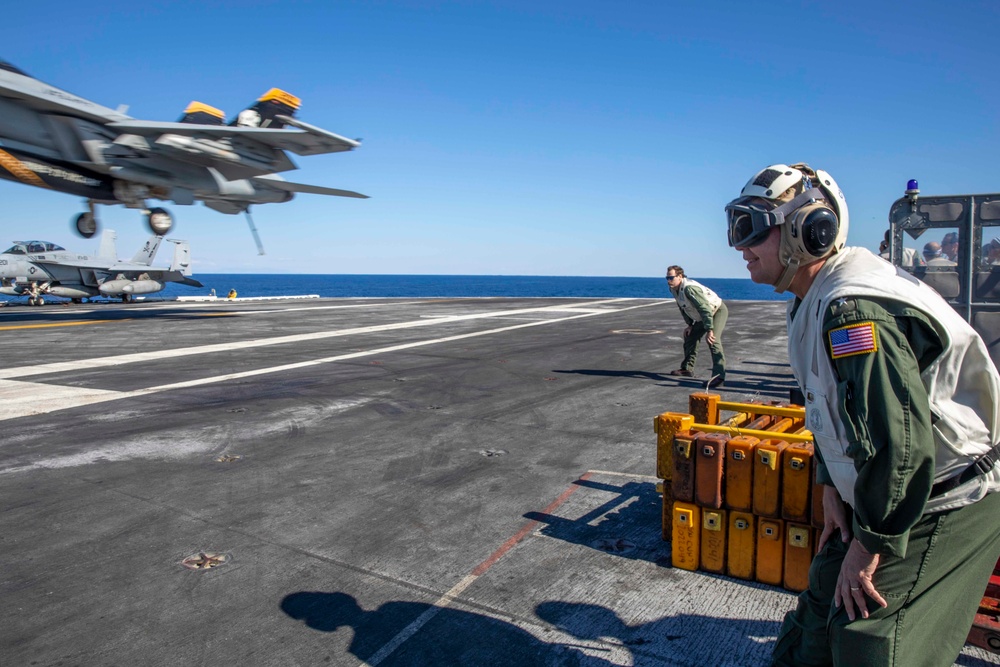 USS George H.W. Bush Welcomes Vice Adm. Thomas E. Ishee