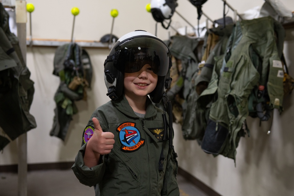 VT-35 Hosts Pilot For A Day