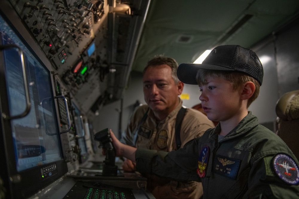 VT-35 Hosts Pilot For A Day