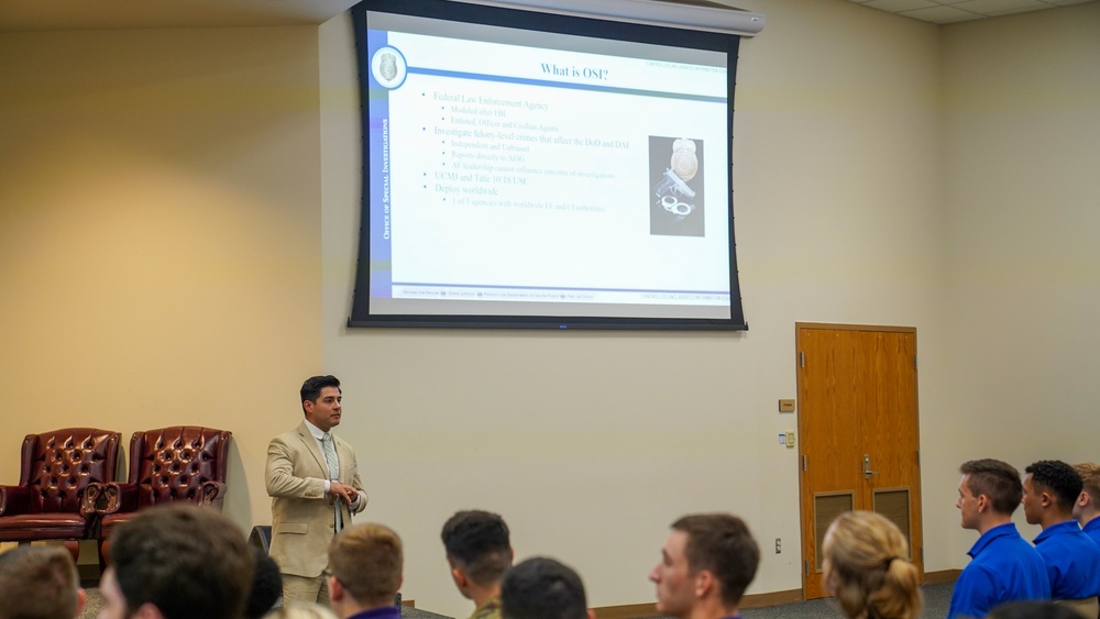 LSU &amp; Tulane ROTC Cadet Base Tour