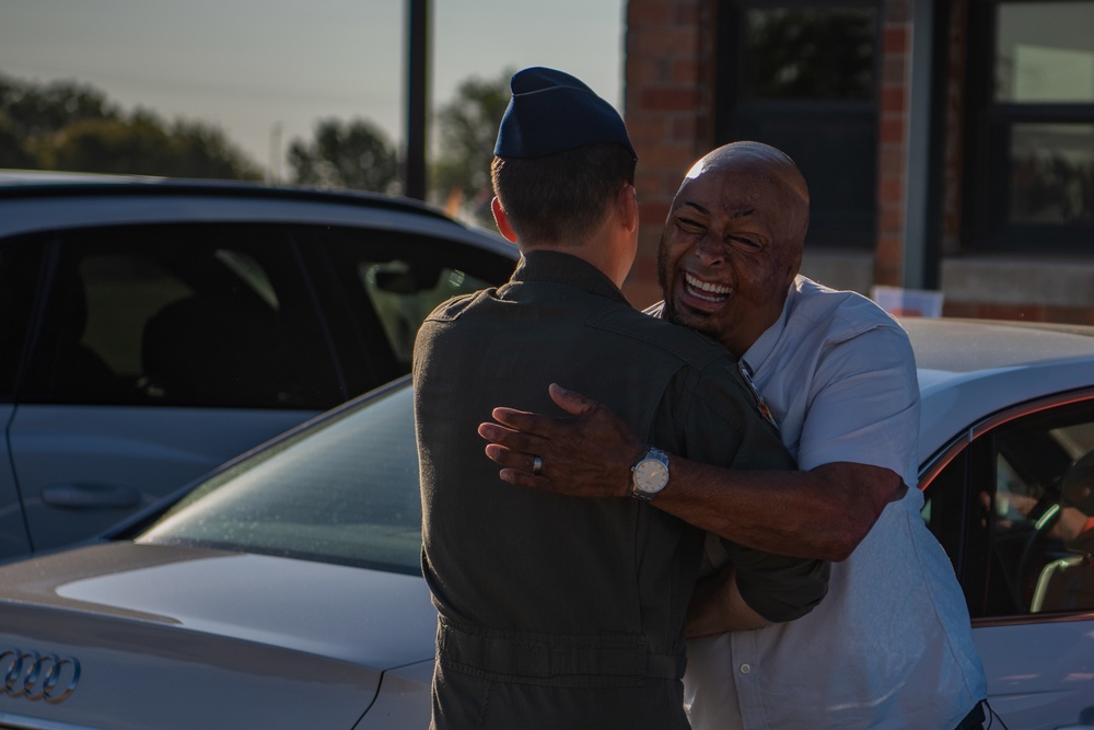 J.R. Martinez visits Dyess AFB