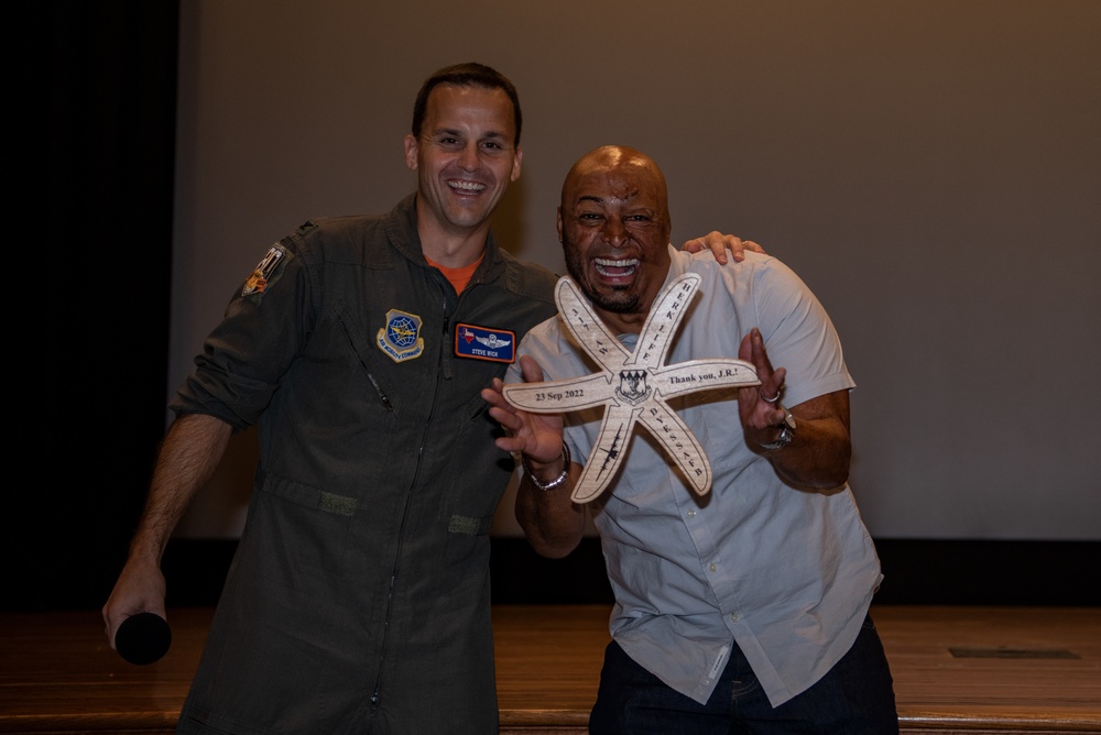 J.R. Martinez visits Dyess AFB