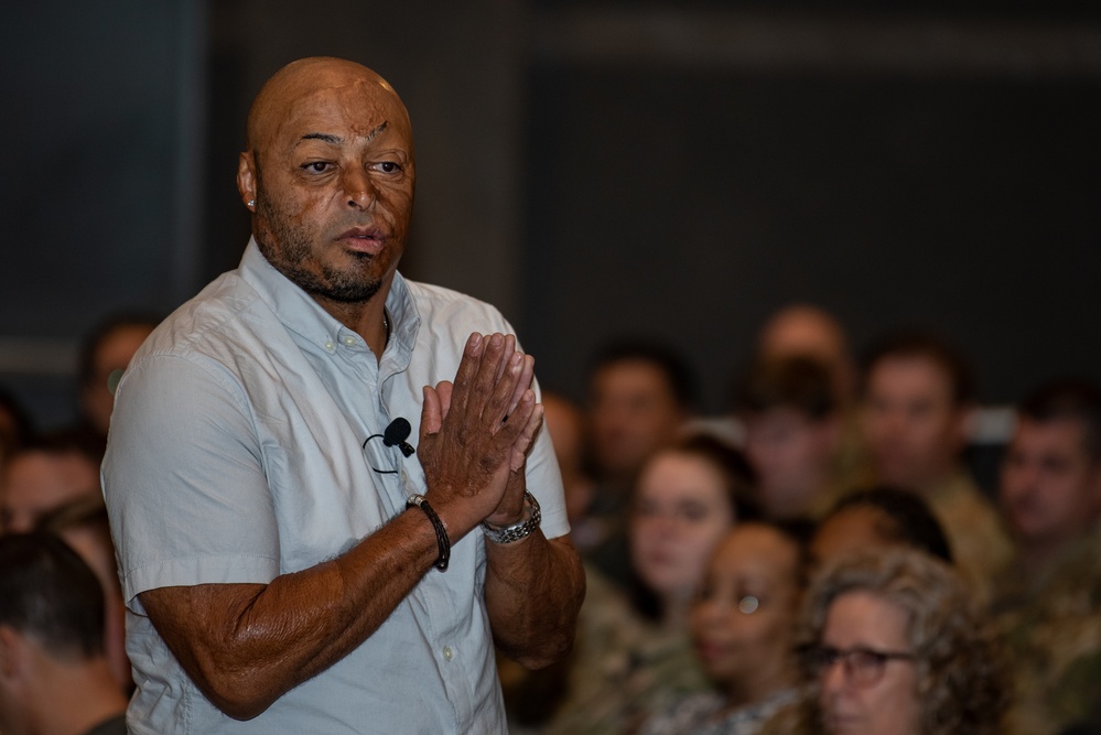 J.R. Martinez visits Dyess AFB