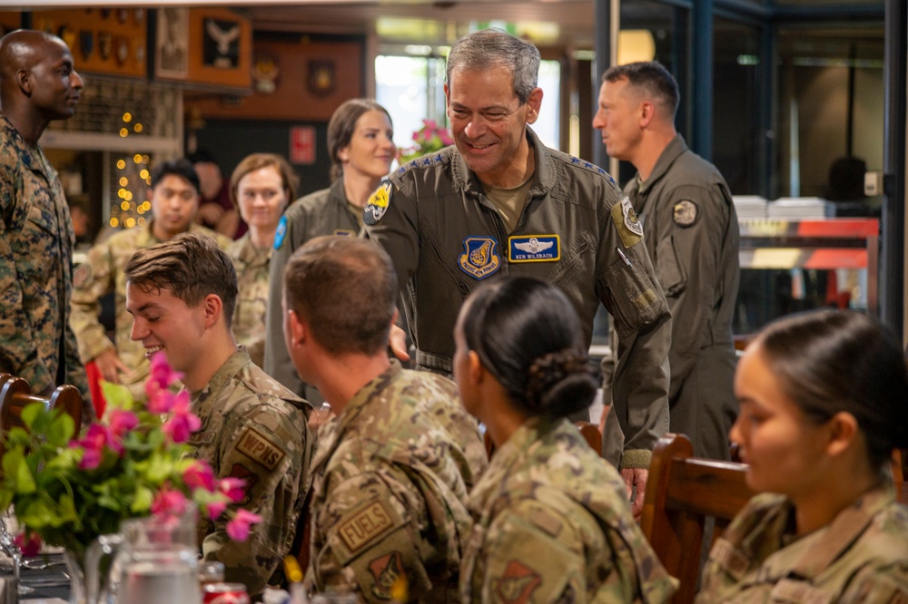 Pacific Air Forces commander dines with Airmen in Australia