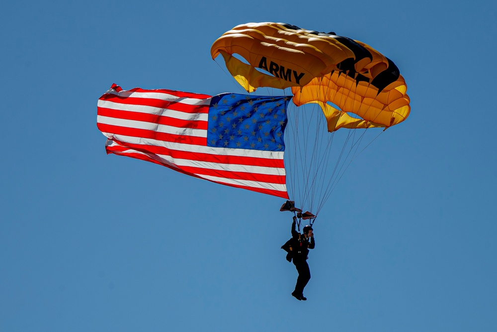 Miramar 2022 Airshow: Leap Frogs/ Golden Knights 9/23