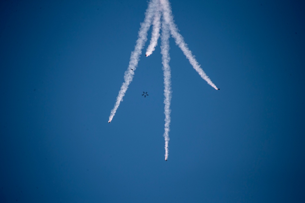 Miramar 2022 Airshow: Leap Frogs/ Golden Knights 9/23