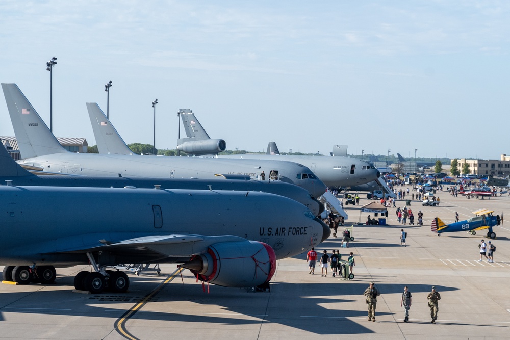 Spectators enjoy McConnell's Frontiers in Flight Airshow