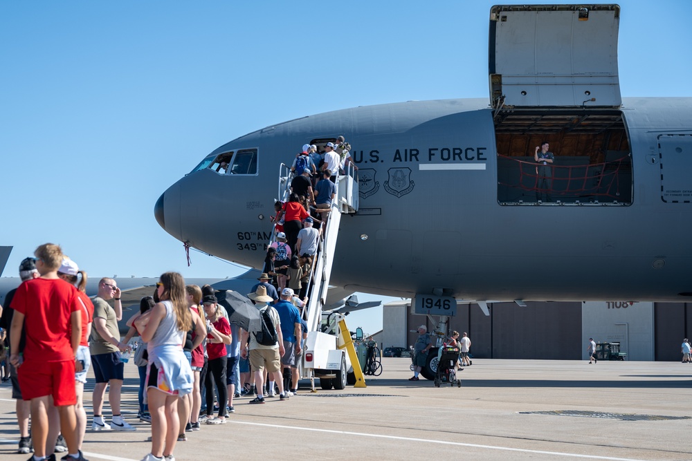 Spectators enjoy McConnell's Frontiers in Flight Airshow