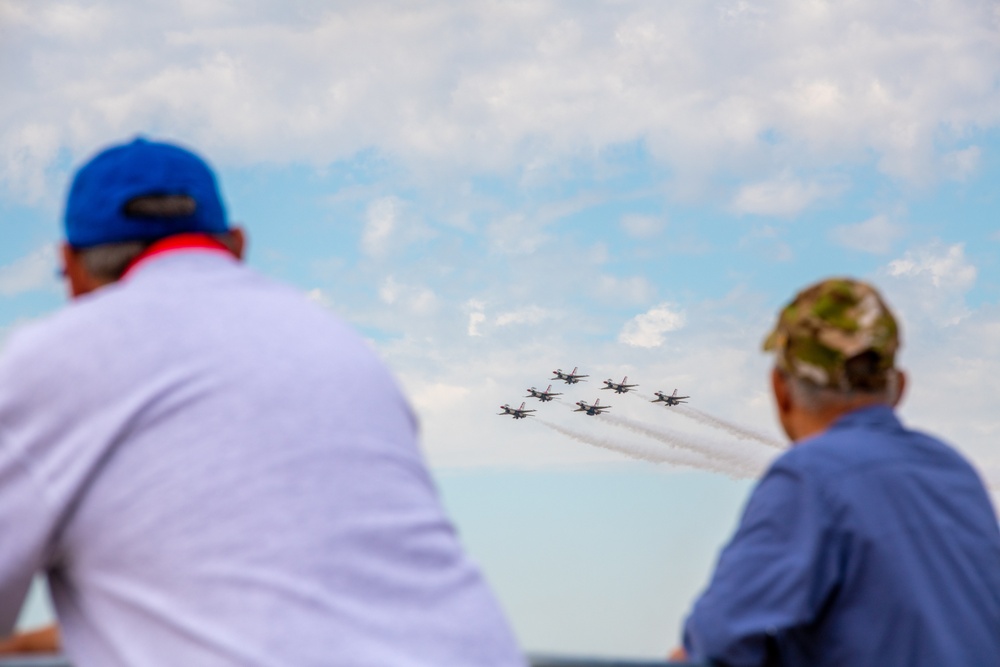 Thunderbirds perform at the Frontiers in Flight airshow