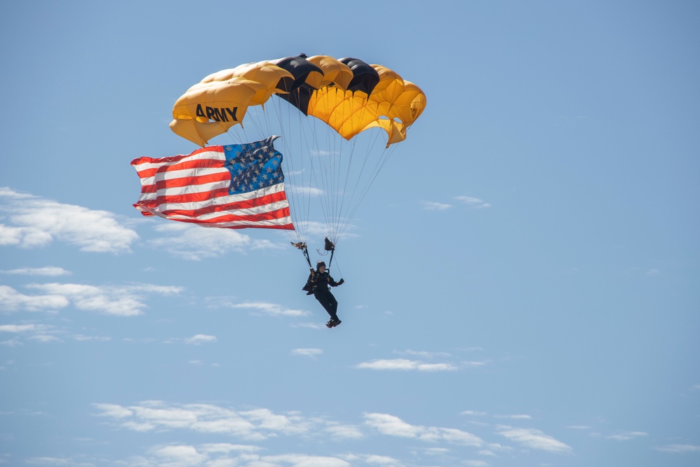 Miramar 2022 Airshow: Opening ceremonies Leap Frogs/GKTS 9/24