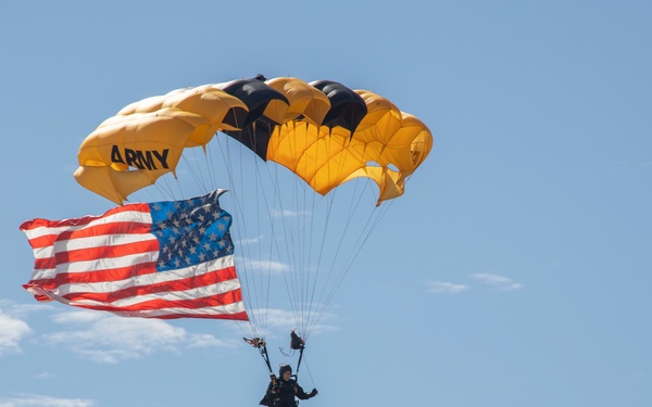 Miramar 2022 Airshow: Opening ceremonies Leap Frogs/GKTS 9/24