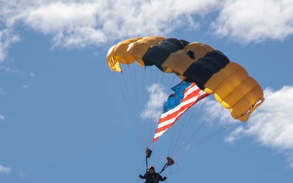 Miramar 2022 Airshow: Opening ceremonies Leap Frogs/GKTS 9/24