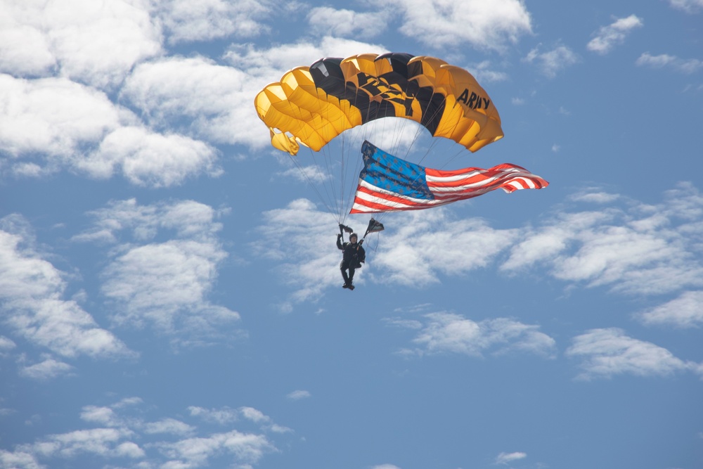 Miramar 2022 Airshow: Opening ceremonies Leap Frogs/GKTS 9/24