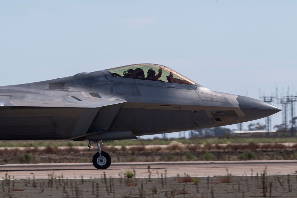 Miramar 2022 Airshow: F-22/P-51D Heritage 9/24