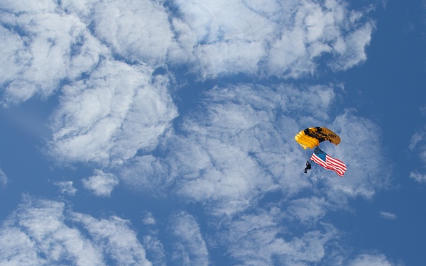 Miramar 2022 Airshow: Opening Ceremonies Leap Frogs/ GKTS 9/24