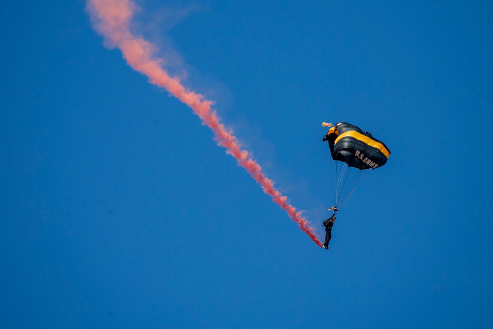 Miramar 2022 Airshow: Leap Frogs/ Golden Knights 9/24