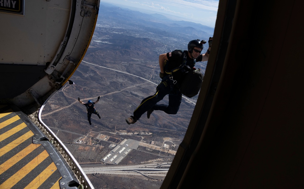 Miramar 2022 Airshow: Golden Knights &amp; Leap Frogs 9/24