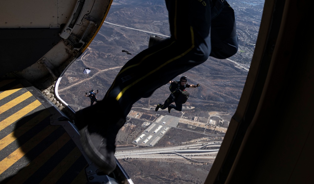Miramar 2022 Airshow: Golden Knights &amp; Leap Frogs 9/24