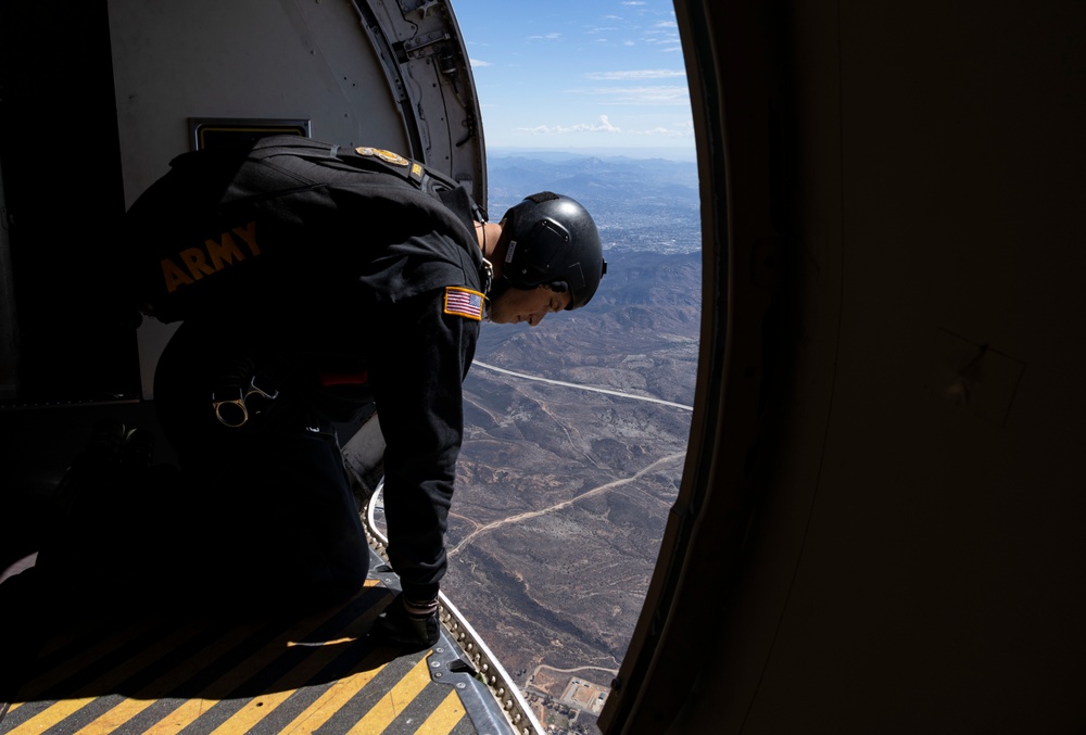 Miramar 2022 Airshow: Golden Knights &amp; Leap Frogs 9/24