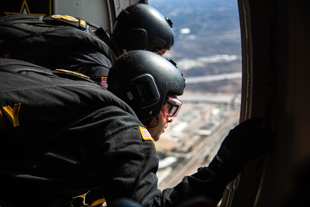 Miramar 2022 Air Show: Golden Knights and Leap Frogs 9/24