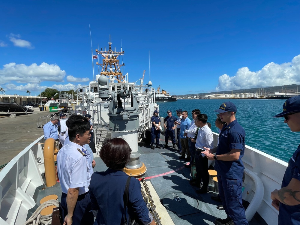 Vietnamese Delegation visits U.S. Coast Guard Cutter Joseph Gerczak (WPC 1126)