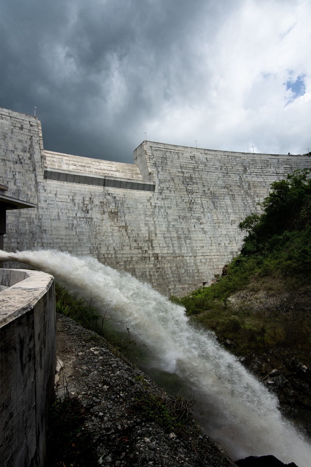 Portugués Dam-: Defender for a Decade
