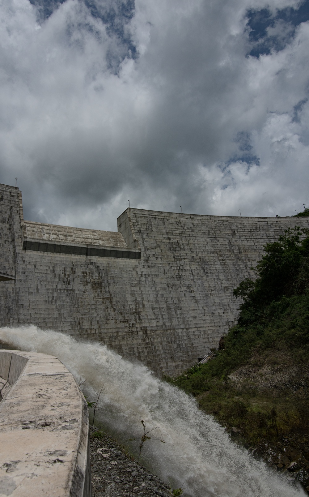 Portugués Dam-: A Defender for a Decade
