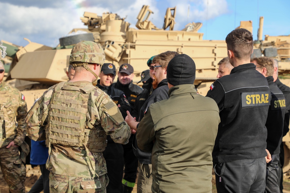 2-7 Cavalry Regiment Meets With First Responders and Cadets