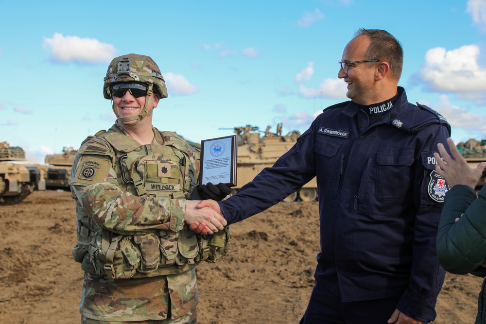 2-7 Cavalry Regiment Meets With First Responders and Cadets